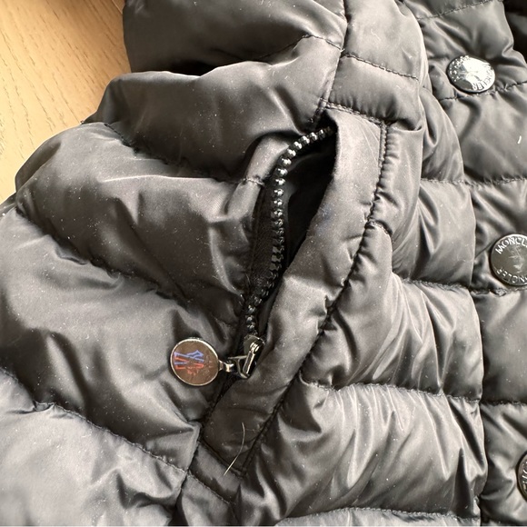 Authentic Moncler Long Down Puffer Down slightly bell out sleeves - Picture 4 of 6